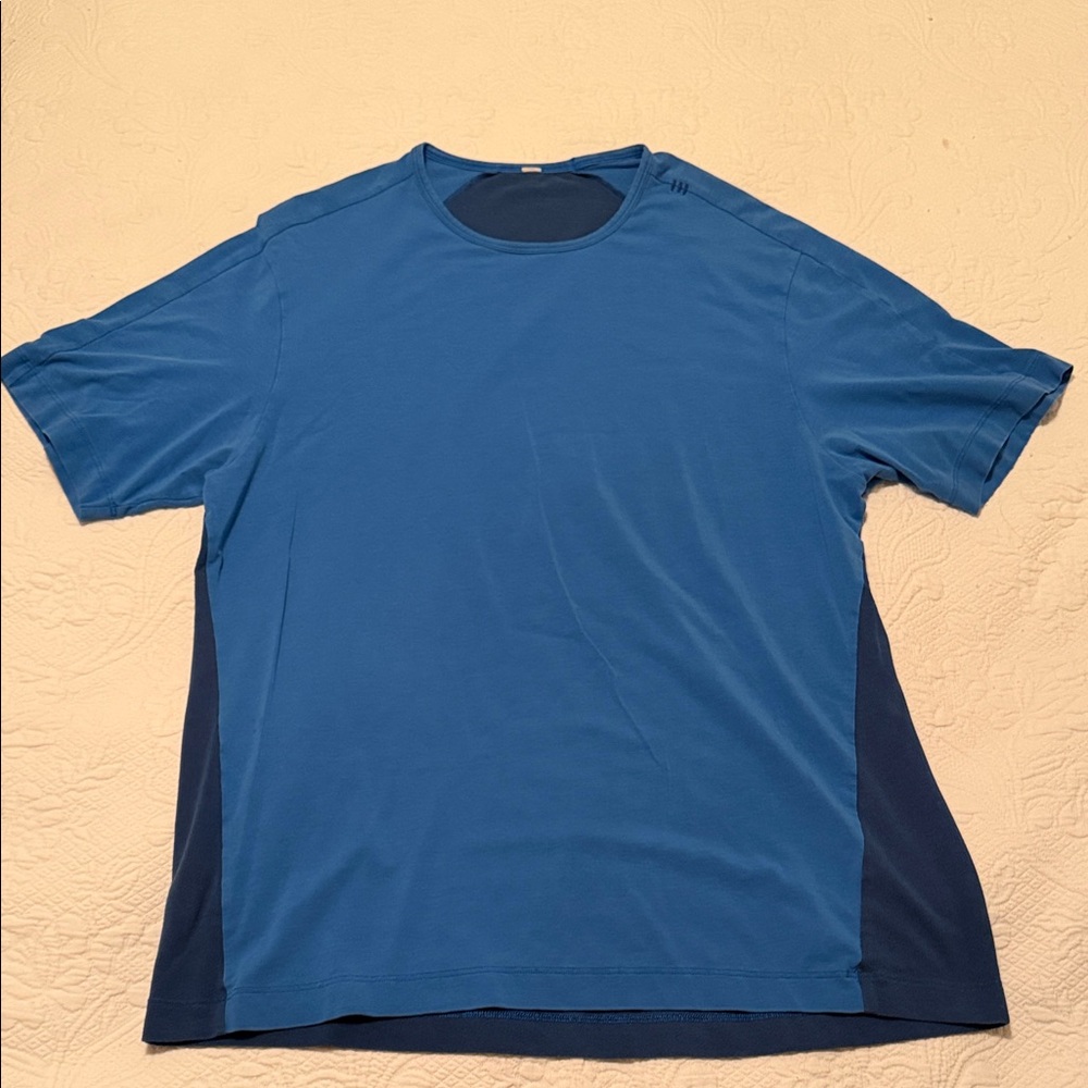 lululemon athletica Men's Dual Blue Short Sleeve Tee
